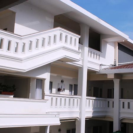 Ramayana Hotel Makassar Exterior photo