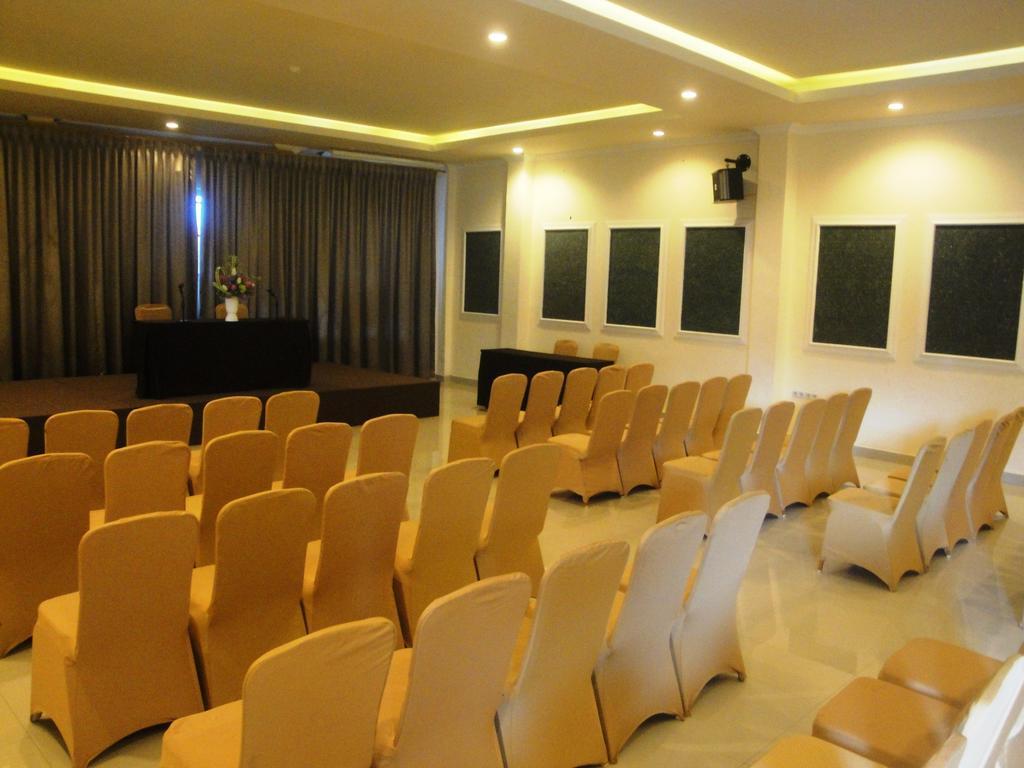 Ramayana Hotel Makassar Exterior photo