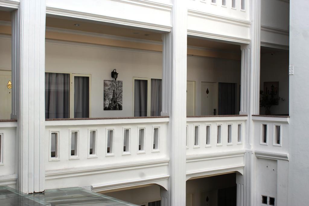 Ramayana Hotel Makassar Exterior photo